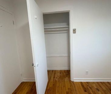 4 1/2 rénové - semi-meublé (LAVAL - STE-ROSE) - Photo 1