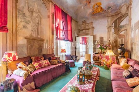 Prestigious apartment with frescoed living room - Photo 4