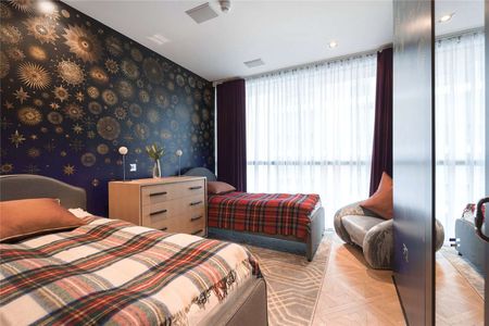An immaculate four bedroom apartment in the prestigious Knightsbridge Apartments development benefitting from spa facilities and 24 hour concierge/security services. - Photo 5