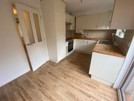2 bedroom semi-detached house to rent - Photo 2