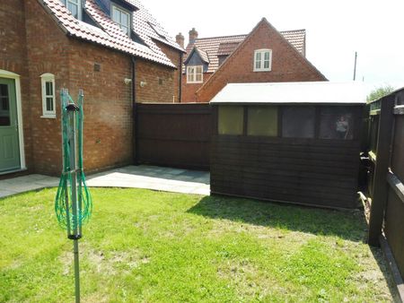 Terraced House to rent on - Photo 4