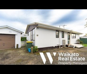 Beautifully Refreshed 3 Bedroom Home in St Andrews - Photo 3