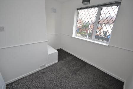3 bedroom Terraced House To Let - Photo 3