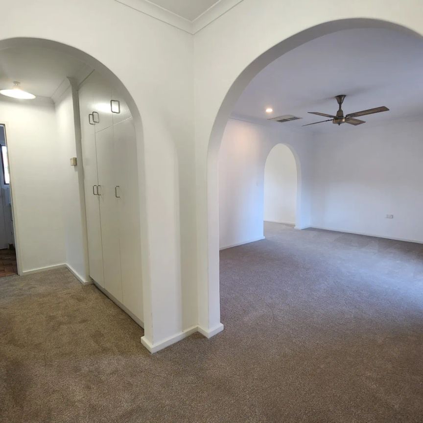 Charming Updated Two Bedroom Unit- Must See !!! - Photo 1