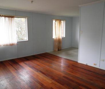 3 BEDROOM HOME - CLOSE TO SCHOOLS, SHOPS AND PUBLIC TRANSPORT - Photo 5