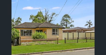 Spacious & Modern Three-Bedroom Family Home in a Quiet Fairfield Location - Photo 5
