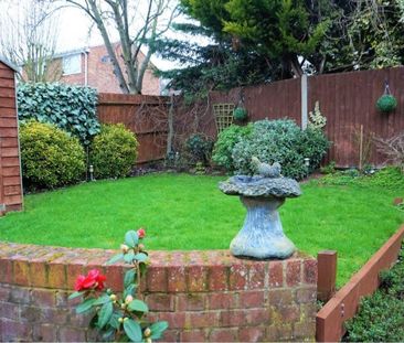 3 bedroom end of terrace house to rent - Photo 1