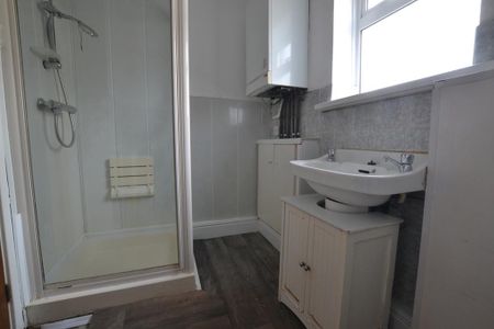 2 bedroom terraced house to rent - Photo 2