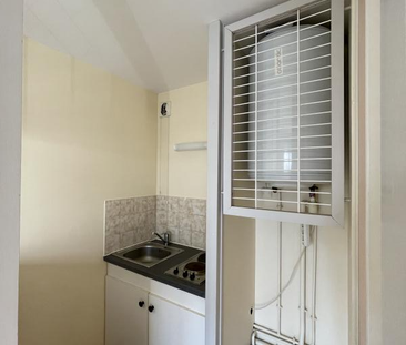 Location Appartement 1 pièce 26m² LA ROCHE SUR YON 85000 - Photo 4