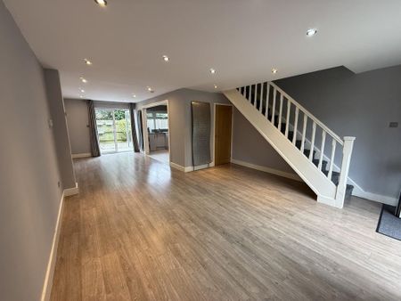 3 bedroom end of terrace house to rent - Photo 3