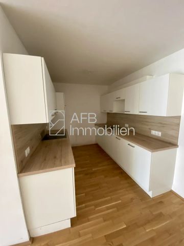 4-Zimmer-Genossenschaftswohnung mit großem Balkon - 3er-WG geeignet - Photo 2