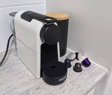 GROUND FLOOR GEM WITH HUGE COURTYARD - Photo 3