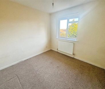 3 bedroom detached house to rent - Photo 2