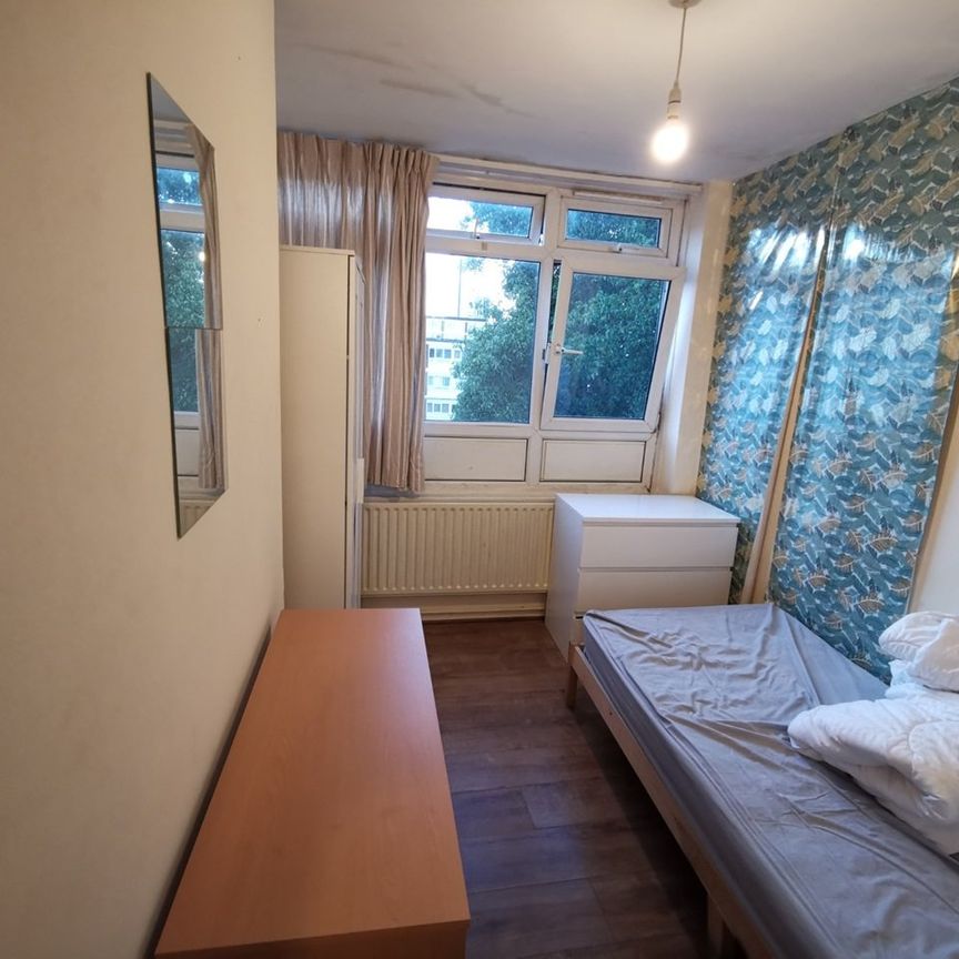 Room in a Shared Flat, Halyard House, E14 - Photo 1