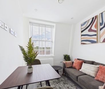 Station Road, Egham - 1 bedroomProperty for lettings - Seymours - Photo 1