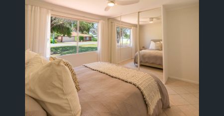 Coastal Hamptons Retreat - Photo 5