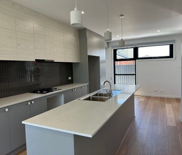 “Stylish & Spacious“ - Photo 3