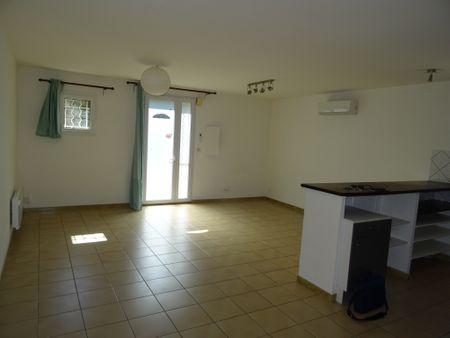 Location Appartement 4 pièces 81m² ST DREZERY 34160 - Photo 2