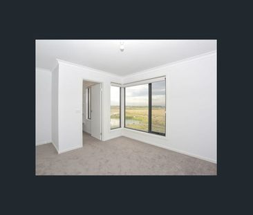 Modern / Spacious 4-Bedroom Home - Photo 5