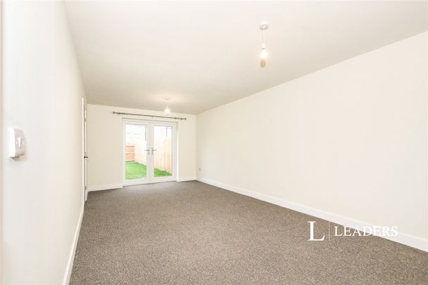 3 bedroom house to rent Bluebell Road, Quadring, Spalding, Lincolnshire, PE11 - Photo 1