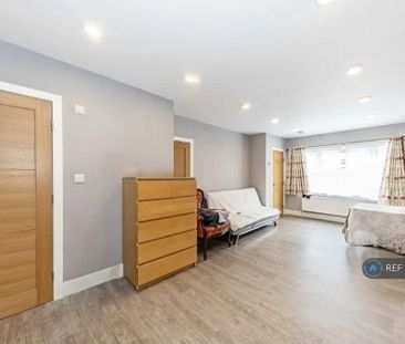 4 bedroom terraced house to rent - Photo 1