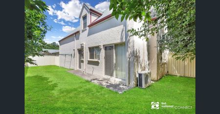 Centre of Town - Photo 5