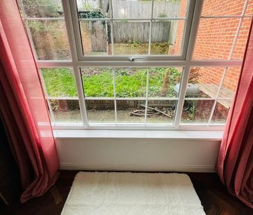 Room in a Shared House, Stunning Double Room In Wimbledon, SW19 - Photo 4