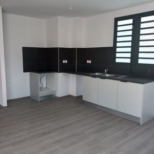 A louer Appartement 3 pièces neuf sur les hauteurs de Saint Pierre de La Réunion - Photo 2