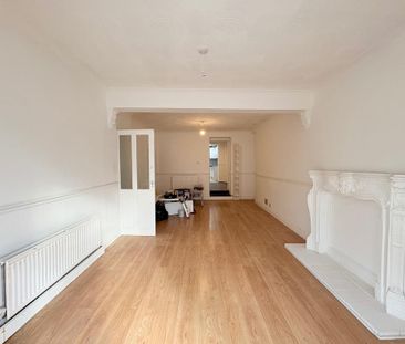 3 bedroom terraced house to rent - Photo 2