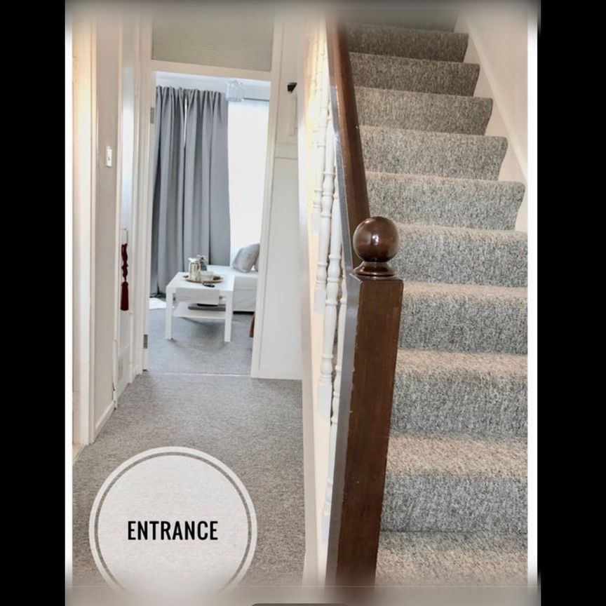 Room in a Shared Flat, Lampeter Square, W6 - Photo 1