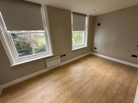 One-Bedroom Apartment - Photo 5