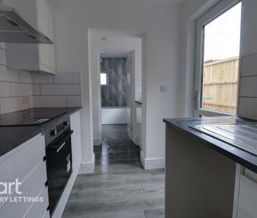 3 bedroom end of terrace house to rent - Photo 6