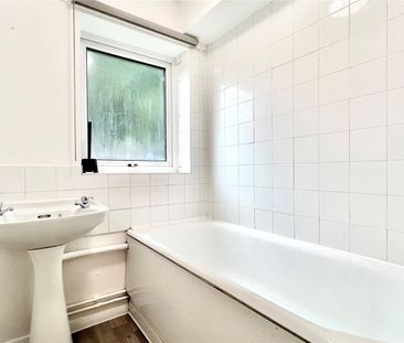 2 bedroom in Allison Court, Reading - Photo 4