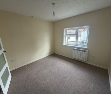 Mason Road, Redditch - Photo 1