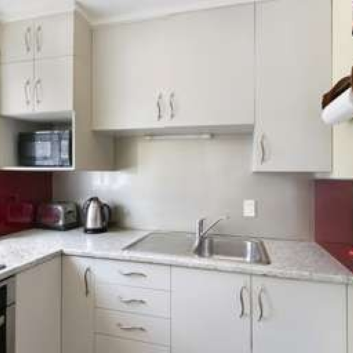 Renovated & cat friendly 2brm unit Berhampore - Photo 1