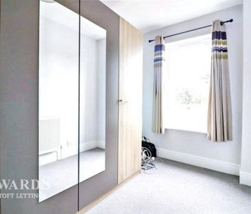 3 bedroom terraced house to rent - Photo 4