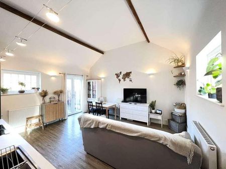 Ratcliffe Court, Cholsey, OX10 - Photo 2