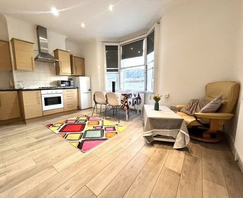 Grove Green Road, London, E11, Property for rent - Photo 1