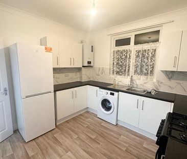 2 Bed Terraced House, Kingswood Road, IG3 - Photo 6