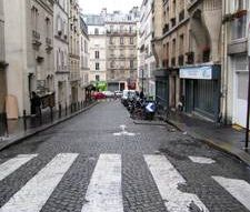 Logement à Paris, Location meublée - Photo 2