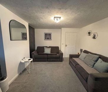 Sharket Head Close, Queensbury, Bradford, BD13 - Photo 1