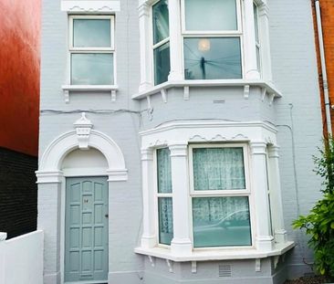 2 Bed Maisonette, Nova Road, CR0 - Photo 4