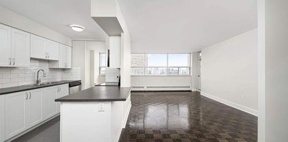 Champlain Towers - Photo 2