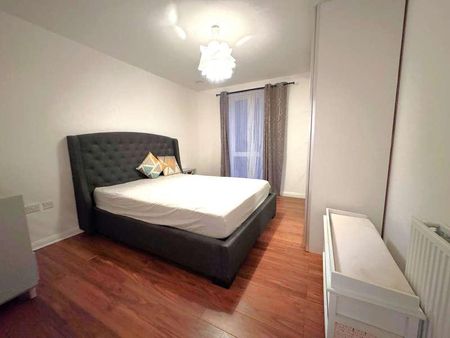 Coxwell Boulevard, London, NW9 - Photo 2