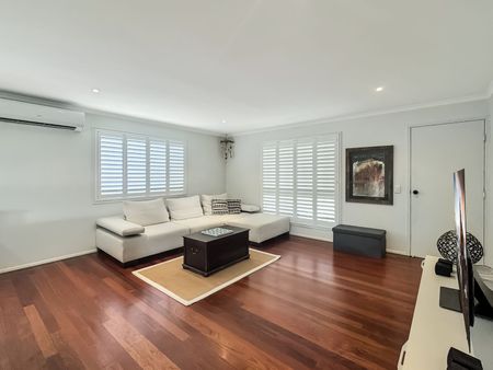 Stylish Three-Bedroom Home Close to Coolum Beach - Photo 4