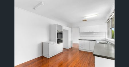 Light Filled Home - Photo 2