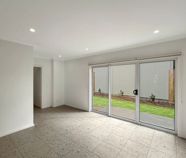 🏡 Brand New 3-Bedroom Townhouse in Thornhill Park - Photo 1