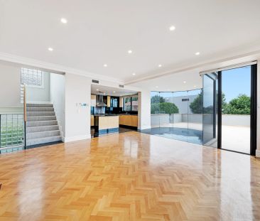 Breathtaking Harbour Views and Elevated Family Living in Greenwich - Photo 1