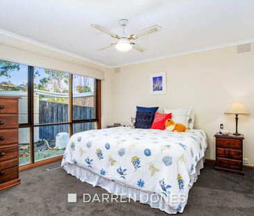 Every Indulgence In A Relaxed, Poolside Setting - Photo 5