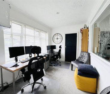 4 bedroom detached house to rent - Photo 1